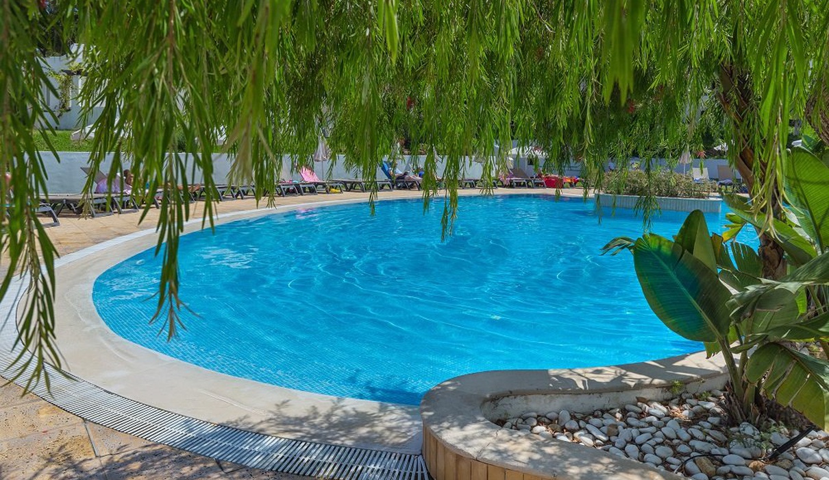 Swimming pool  Balaia Golf Village Resort & Golf Albufeira
