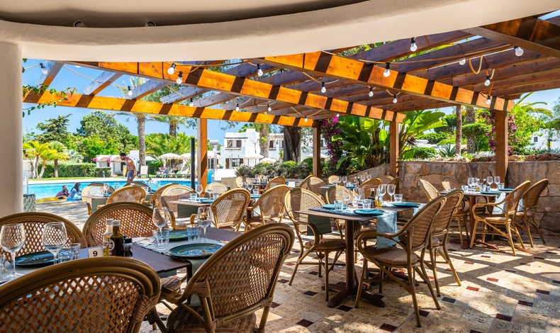 BOUGAINVILLEA RESTAURANT  Balaia Golf Village Resort & Golf Albufeira